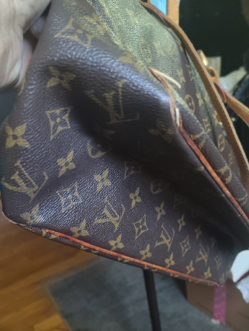 Louis Vuitton Monogram Canvas Tote in Brown with Tan Leather - Picture 6 of 9